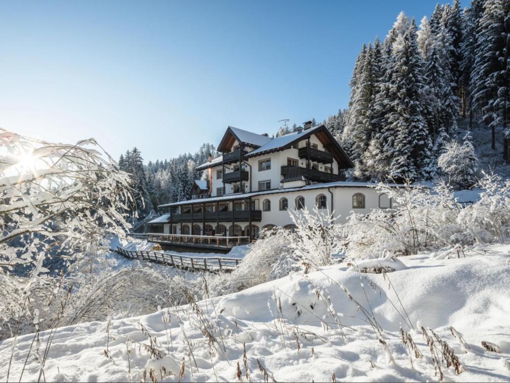 Hotel Bad Waldbrunn Монгуельфо Екстер'єр фото